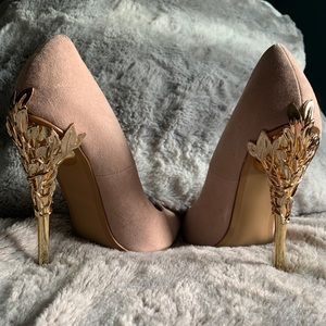 Gold Leaf Blush Point Toe Heels